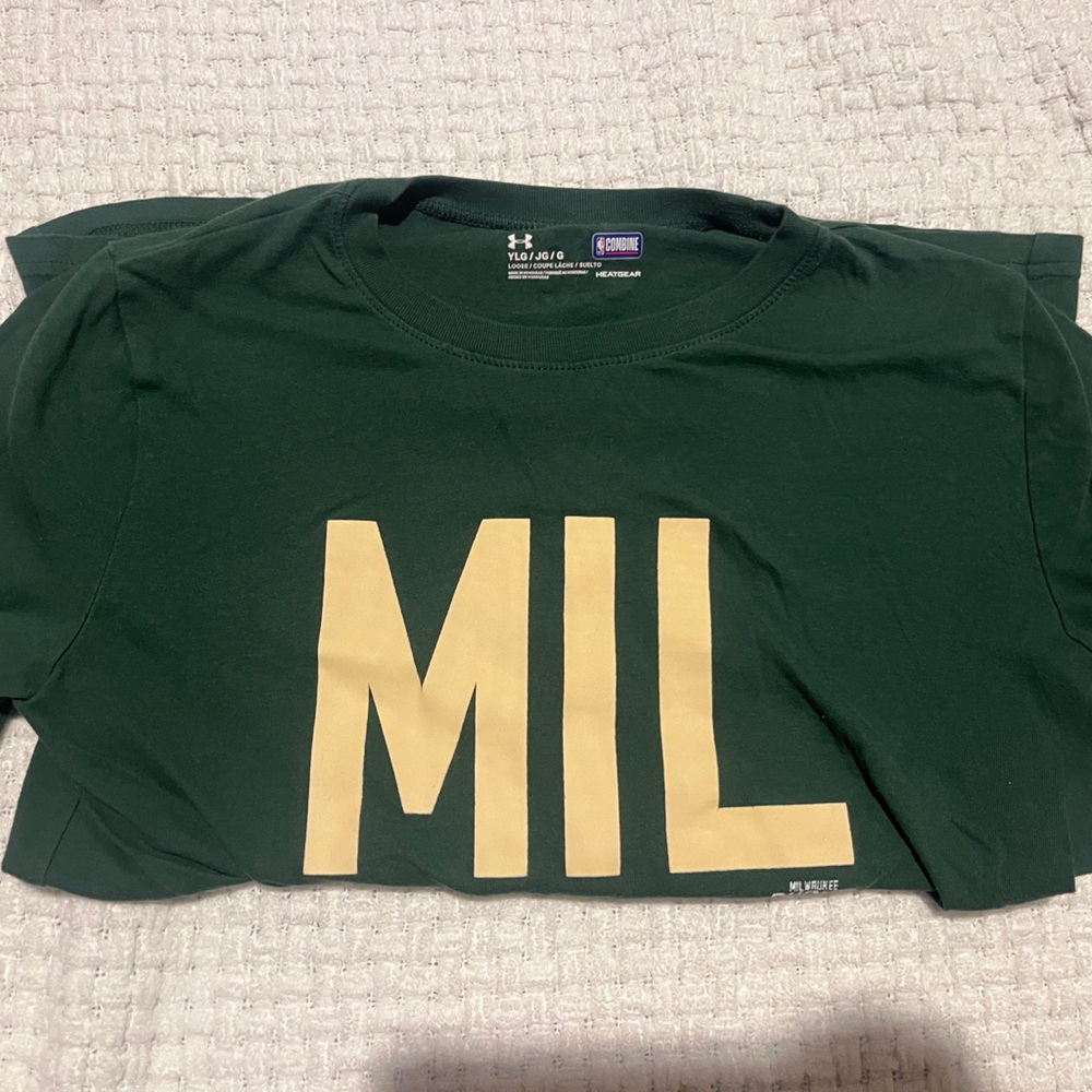 Under Armour Milwaukee Bucks Tee